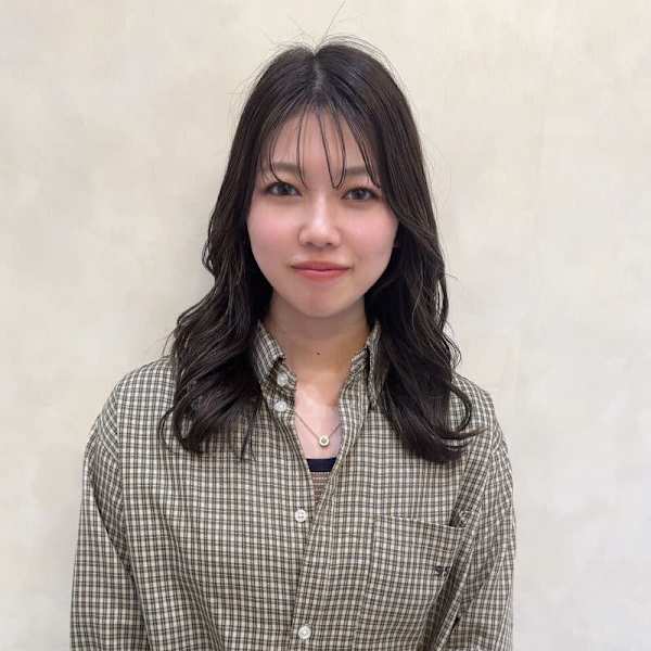 全席個室美容室 Zina 南草津 髪質改善&トリートメント【ジーナ】【ゼンセキコシツビヨウシツジーナ ミナミクサツ カミシツカイゼンアンドトリートメント】のスタッフ紹介。松浦 永里