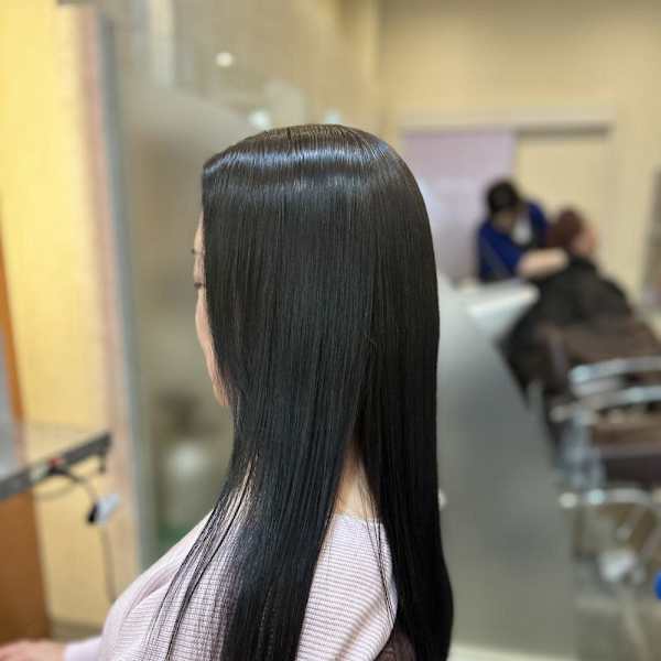 100回のトリートメントより1回のストレート!