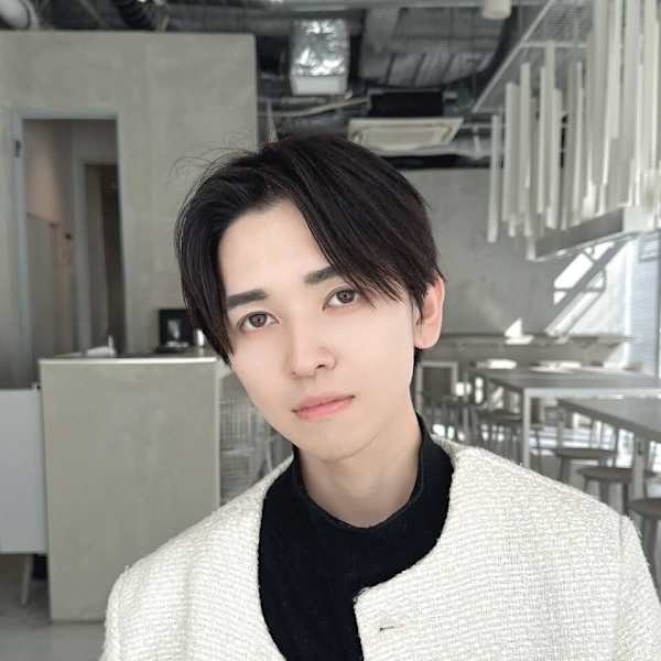 ARiA by ECLART新宿南口店【アリアバイエクラートシンジュクミナミグチテン】のスタッフ紹介。高橋 拓巳