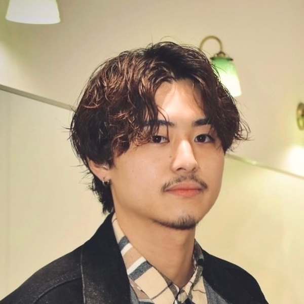 ANTIQUE BELLE【アンティーク ベル】のスタッフ紹介。イシジマ　タカナリ