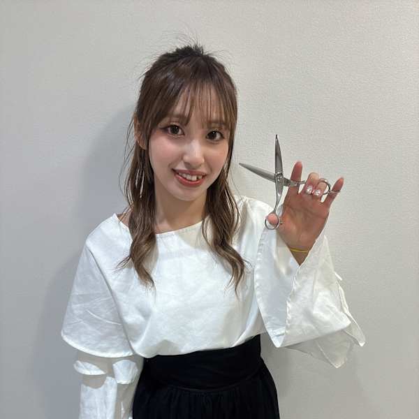 HAIR & MAKE EARTH 東神奈川店【ヘアメイクアース ヒガシカナガワテン】のスタッフ紹介。小山内カレン