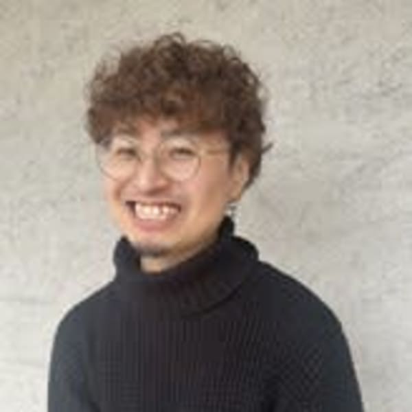 半個室型美容室 Sourire 西大分店【ハンコシツガタビヨウシツ スーリール ニシオオイタテン】のスタッフ紹介。柏矢 竜彦
