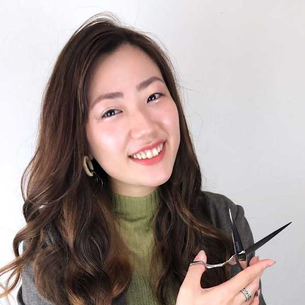 annie hair design Hanare【アニーヘアデザイン ハナレ】のスタッフ紹介。ユイ