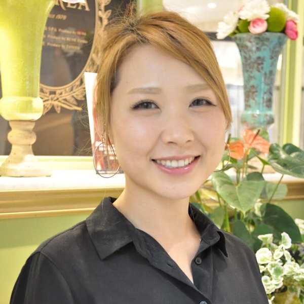 Lu.CREA hair salon【ルクレアヘアサロン】のスタッフ紹介。平賀 愛沙子