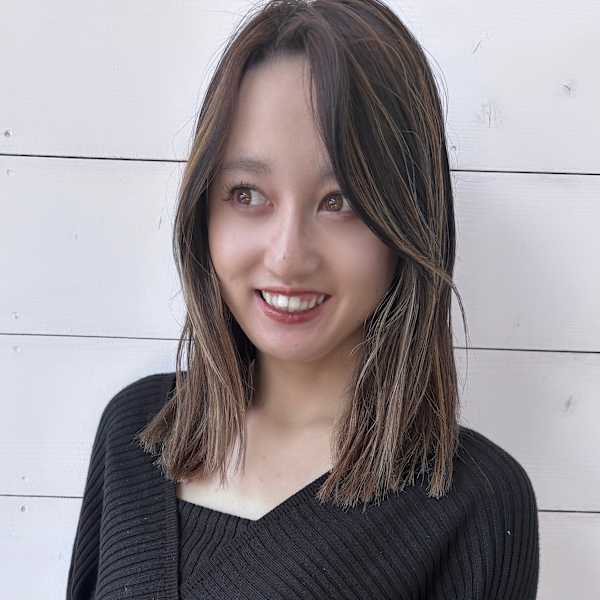 HAIR BRAND Jin Vert【ジンヴェール】のスタッフ紹介。山﨑 美希