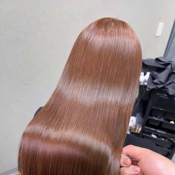 ピンクベージュ