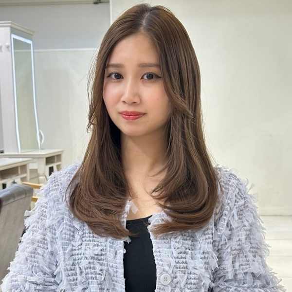 Euphoria GINZA GRANDE 銀座【ユーフォリア ギンザ グランデ】のスタッフ紹介。藤本都『酸性ストレート/髪質改善』