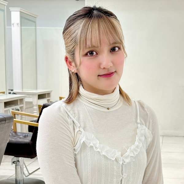 Euphoria GINZA GRANDE 銀座【ユーフォリア ギンザ グランデ】のスタッフ紹介。安江りこ