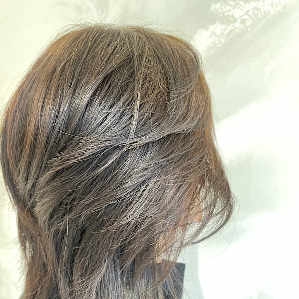 中性カラーレイヤースタイル