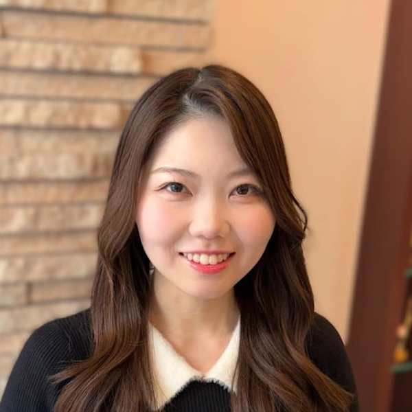 hair+make CLEAR【ヘアメイククリア】のスタッフ紹介。山内 飛鳥