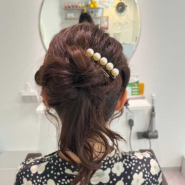 ポニーアレンジヘア