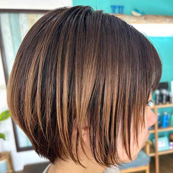 レイヤーショートボブ
