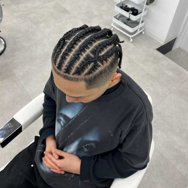 ブラックヘア(コーンロウ)