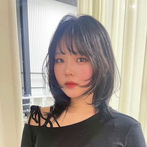 顔まわりレイヤー/暗髪/黒髪