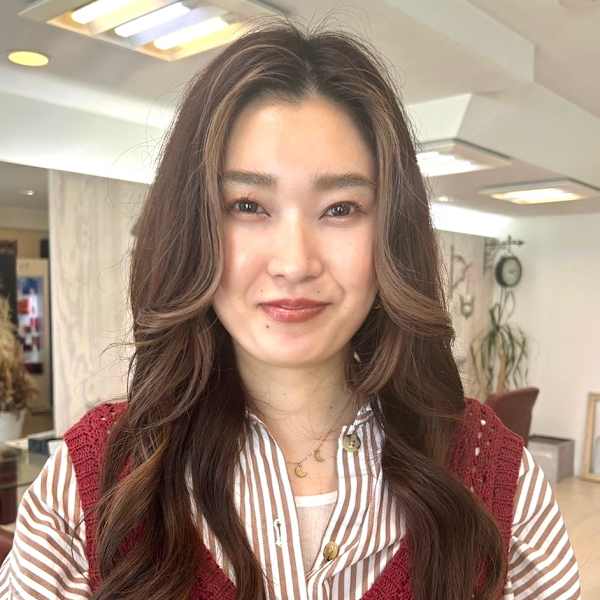 Dali 円山店【ダリー マルヤマテン】のスタッフ紹介。安達(木村) 彩美