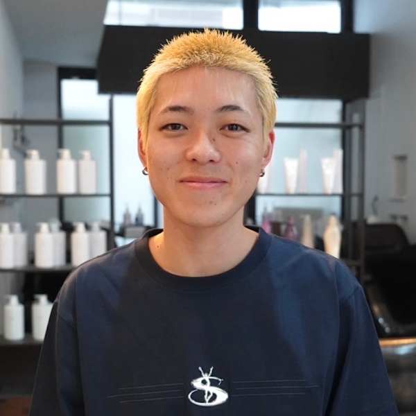 IRIE HAIR DESIGN【アイリーヘアデザイン】のスタッフ紹介。本間 温弥