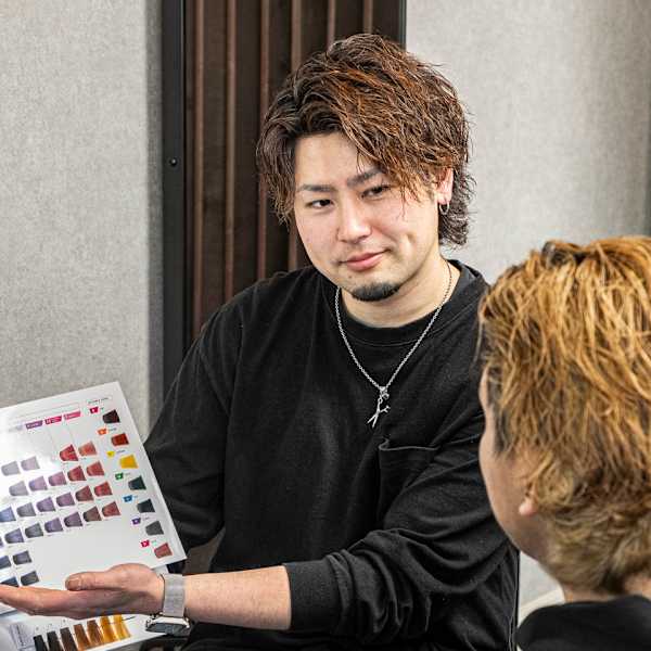 hair design Kuu【ヘアーデザインクゥ】のスタッフ紹介。高尾 蓮
