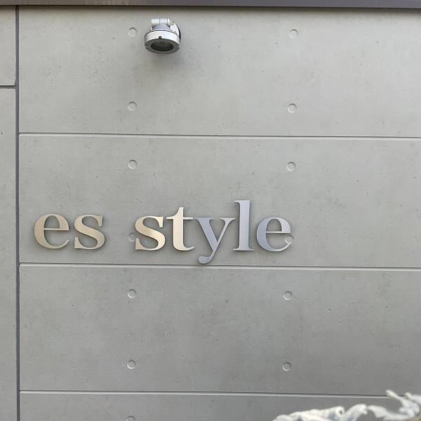 es style【エススタイル】【エススタイル】のスタッフ紹介。コラーゲン マシン