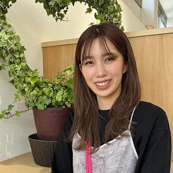 Andoux Hair familiar【アンドゥ ヘア ファミリア】のスタッフ紹介。山岸 夢果