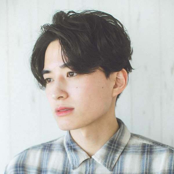 メンズマッシュ　センターパート　ニュアンスパーマ|hoNua.