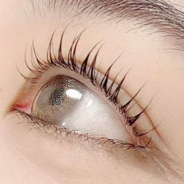 眉毛とまつげとヘアサロン 美容室 綿帽子 緑区店【ワタボウシ ミドリクテン】のスタッフ紹介。マツパマユヨヤク