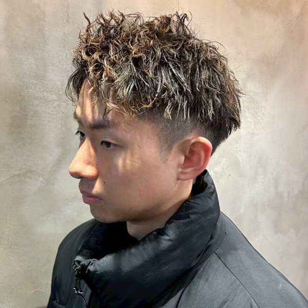 ツイスパ ツーブロック メンズパーマ 刈り上げ 20代|全室完全個室 THIS IS BARBER 4th