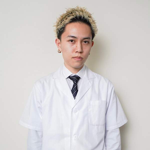 @110 BARBER SHOP CONTINENTAL【ワンワンオー バーバー ショップ コンチネンタル】のスタッフ紹介。NAOTO