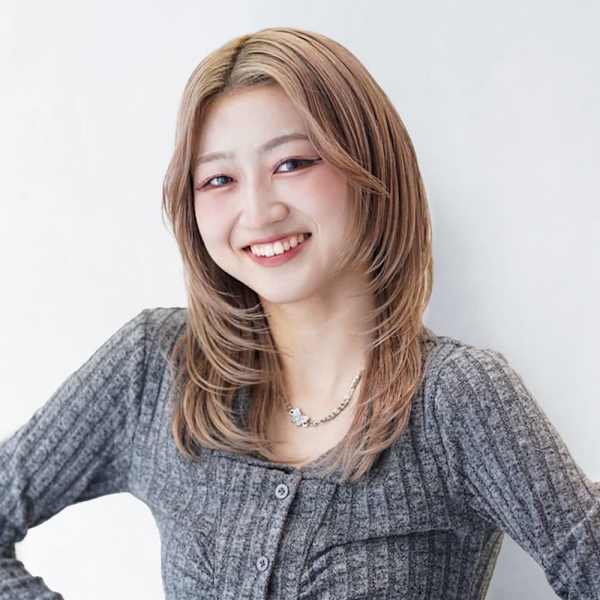 IT by ALBUM 松戸店【アイティー バイ アルバム】【アイティー バイ アルバムマツドテン】のスタッフ紹介。岩立 彩衣