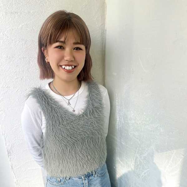 moon je je【ムーンジェジェ】のスタッフ紹介。永野 綾音