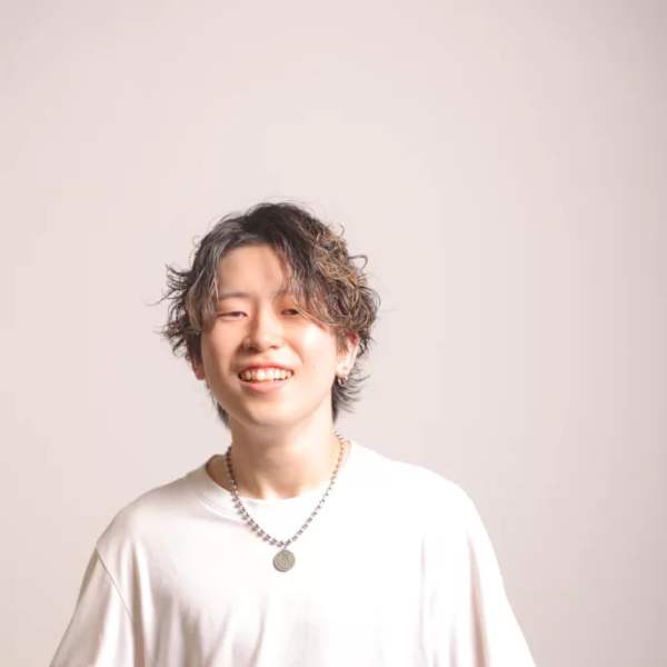 hair salon lujo【ヘアーサロン ルッホ】のスタッフ紹介。川崎凌太郎