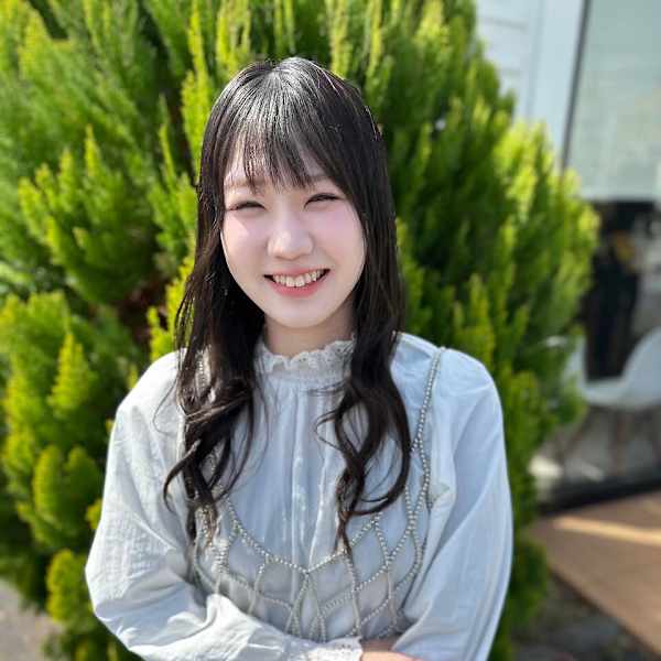 Well’s GRANDE 天理店【ウェルズグランデ テンリテン】のスタッフ紹介。emiri