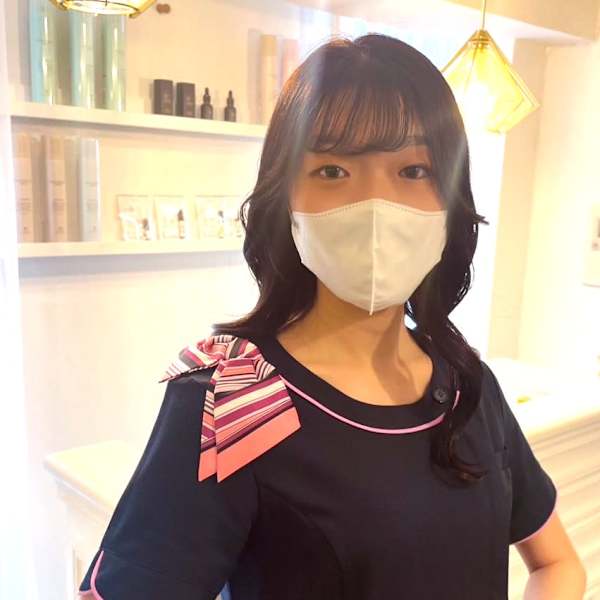 ドライヘッドスパ専門店 アマン グレイス【ドライヘッドスパセンモンテン アマン グレイス】のスタッフ紹介。カトウワカナ
