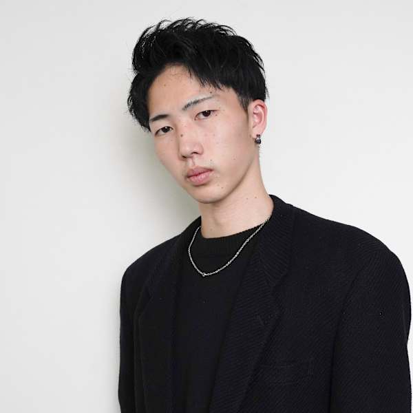 男性専門美容室 growth 天神店【ダンセイセンモンビヨウシツ グロウ テンジンテン】のスタッフ紹介。KAZUMA