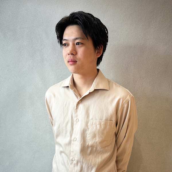 HIKARIS 吹田店【ヒカリススイタテン】のスタッフ紹介。下山 祐典
