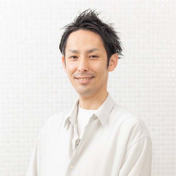 AUGUST hair nail【オーガストヘアネイル】のスタッフ紹介。佐野悠紀
