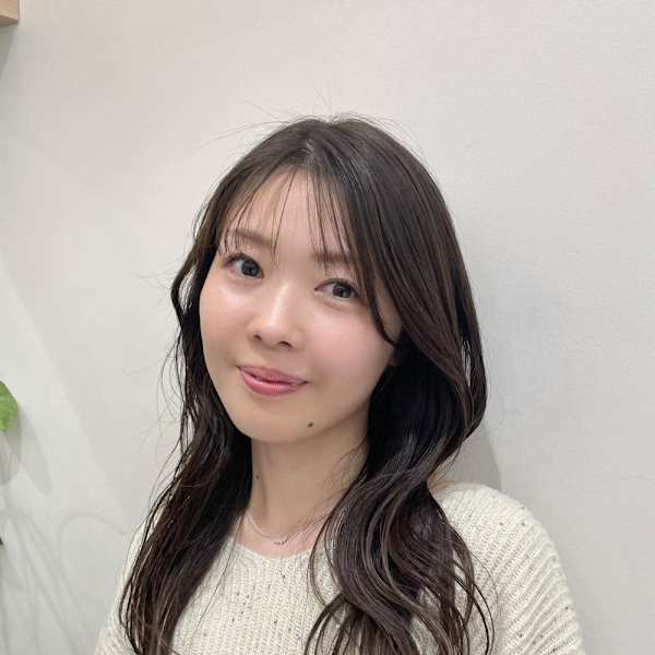 顔まわりレイヤー×柔らかブラウンカラー|KENJE sanando