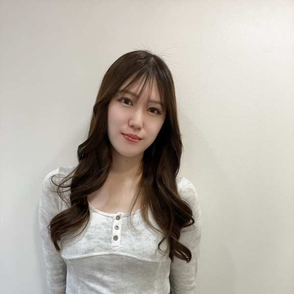 HAIR & MAKE EARTH 東神奈川店【ヘアメイクアース ヒガシカナガワテン】のスタッフ紹介。安澤亜美