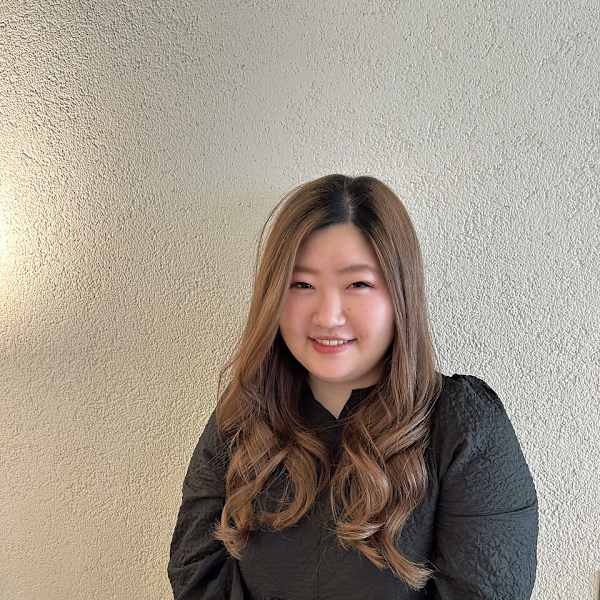 hair Weve 佐倉店【ヘアーウィーヴサクラテン】のスタッフ紹介。吉長 彩香