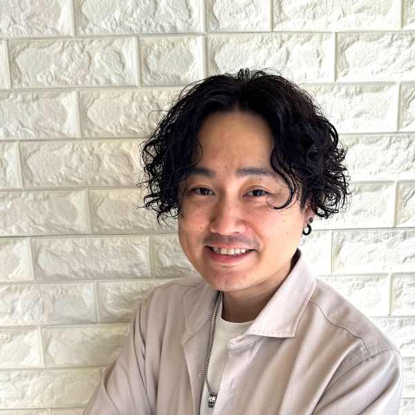 tip・top つつじヶ丘店【チップタップ ツツジガオカテン】のスタッフ紹介。島野 拓也