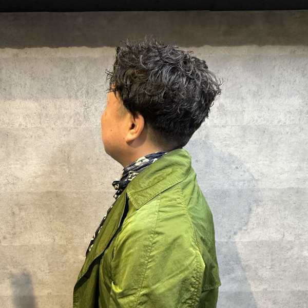 ビジネス場面にもピッタリ 清潔感MAXパーマスタイル|バーバーバー赤羽