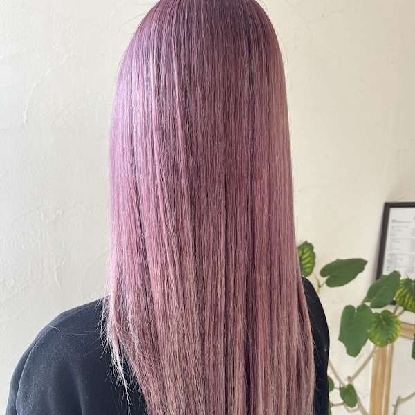 ピンクベージュ