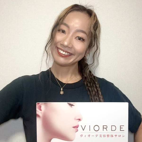 ヴィオーデ美容整体サロン 銀座店【ヴィオーデビヨウセイタイサロン ギンザテン】のスタッフ紹介。イワタ