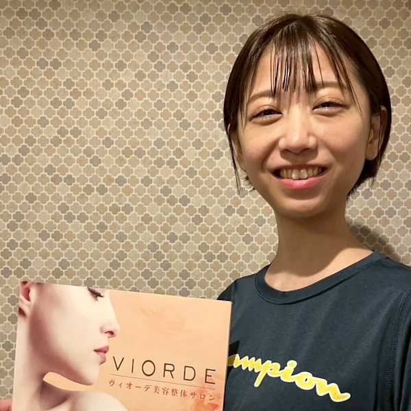 ヴィオーデ美容整体サロン 大宮店【ヴィオーデビヨウセイタイサロン オオミヤテン】のスタッフ紹介。アラカキ アミ
