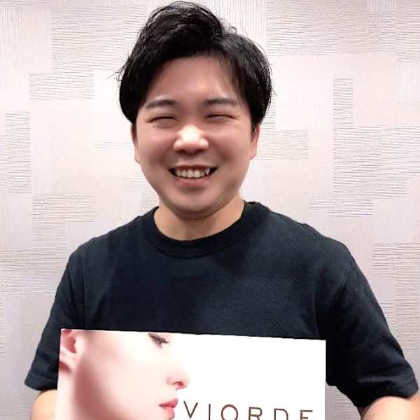 ヴィオーデ美容整体サロン 船橋店【ヴィオーデビヨウセイタイサロン フナバシテン】のスタッフ紹介。アキヤマ シュウヘイ