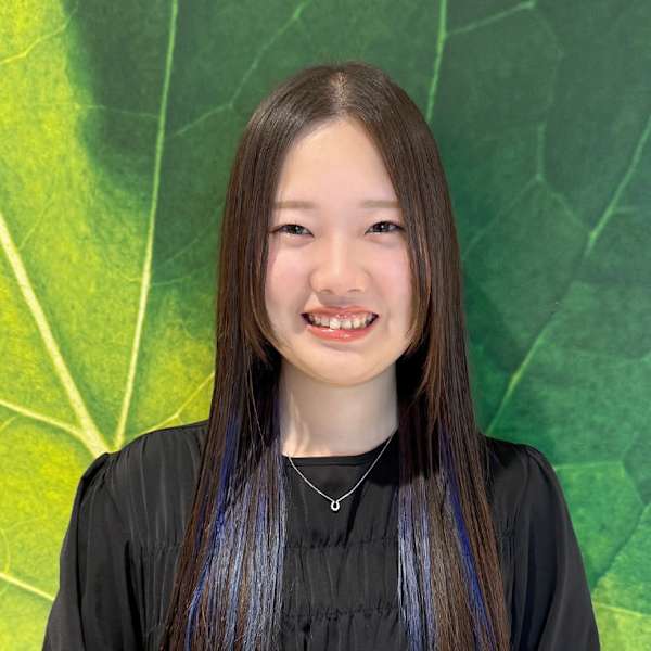 SOCIE AVEDA ペリエ千葉店【ソシエ アヴェダ ペリエチバテン】のスタッフ紹介。鈴木 百恵
