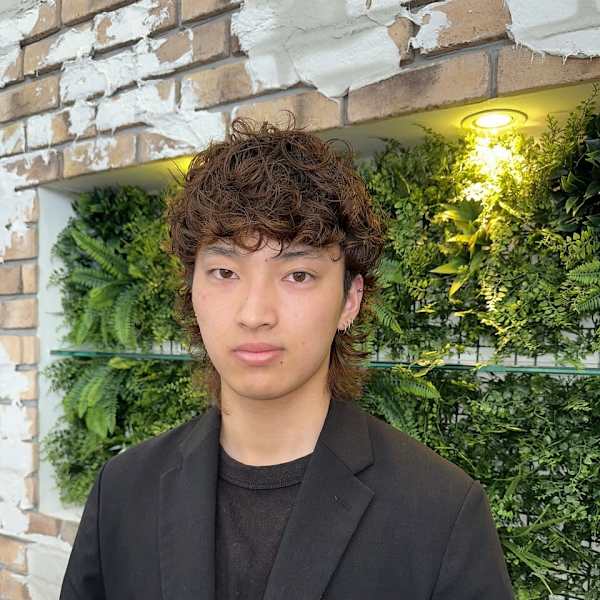 Hair.& Spa Ingrove 千葉ニュータウン店【イングローブ】のスタッフ紹介。伊原 虎太郎