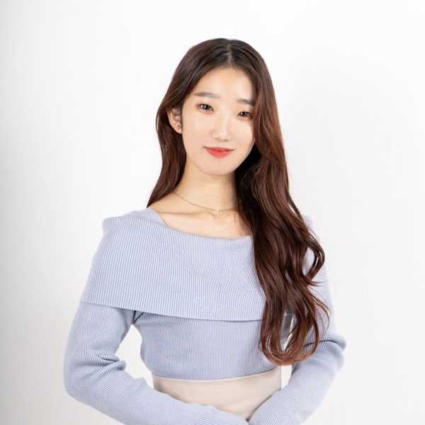 博多美容室 Blue 髪質改善 完全完結型個室サロンOPEN【ハカタビヨウシツブルーカミシツカイゼンカンゼンカンケツガタ】のスタッフ紹介。水口 莉沙