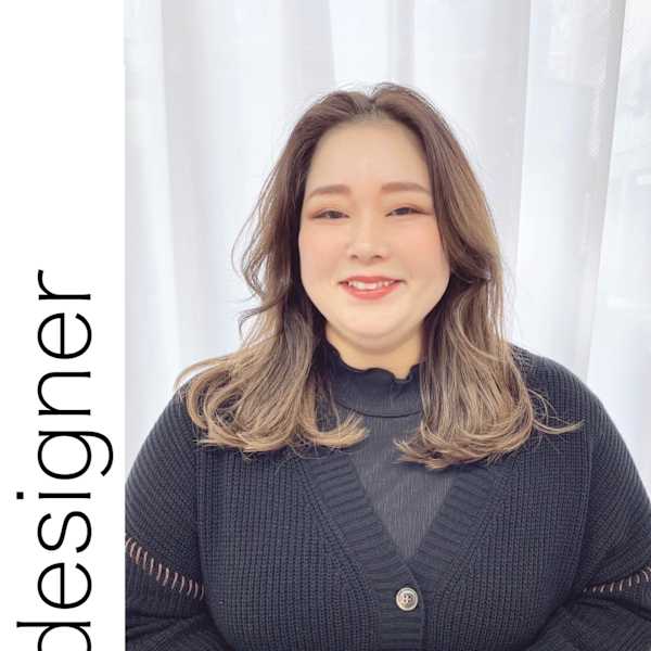 alana 薬院【アラナ ヤクイン】のスタッフ紹介。中村詩織