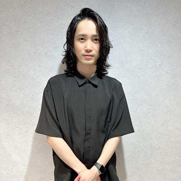 【全席半個室サロン】Natural 元住吉店【ナチュラルモトスミヨシテン】のスタッフ紹介。塚田 貴大