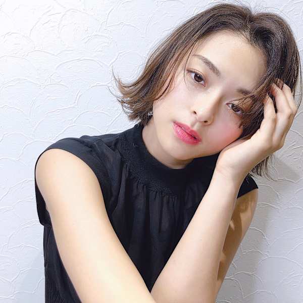 外はねショートボブ|Alma